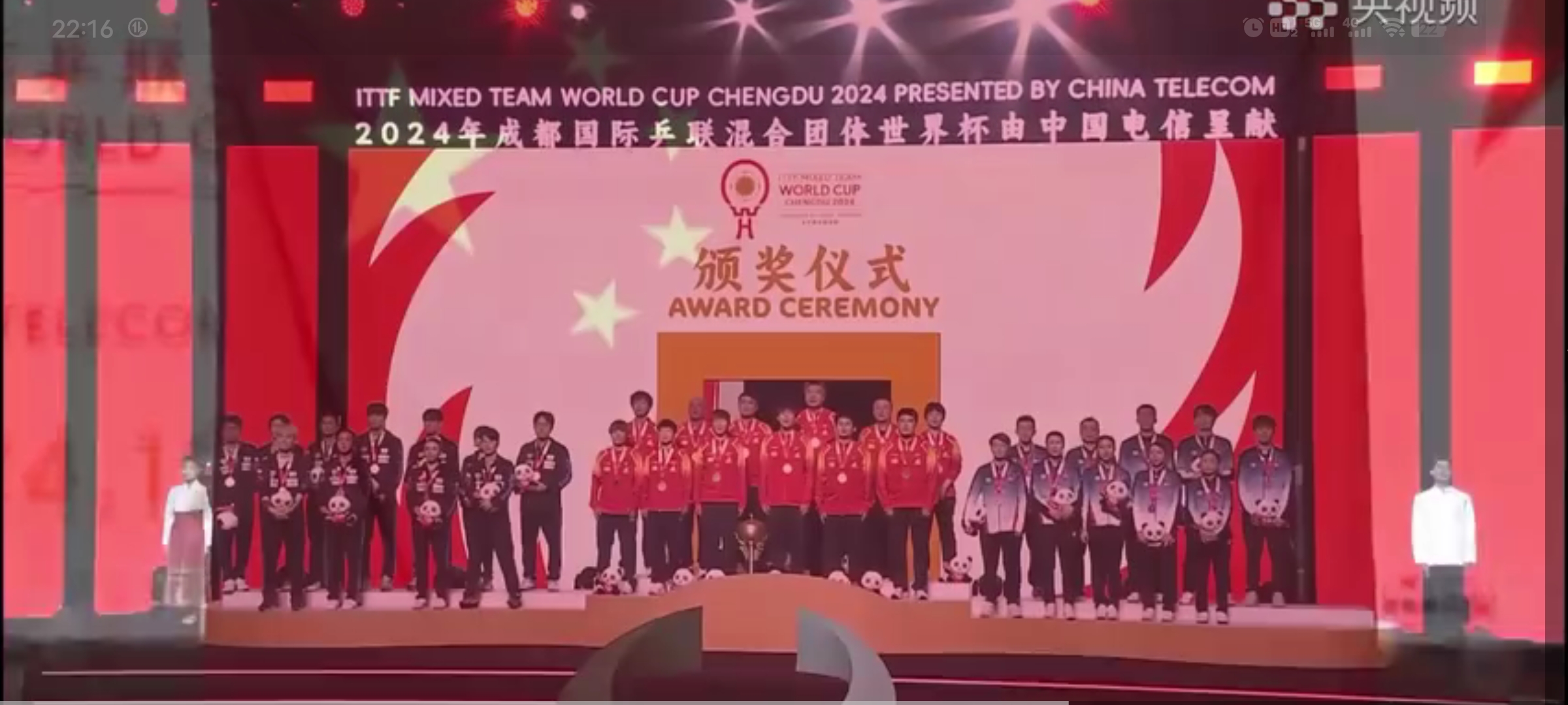 精彩比拼，球员们拼尽全力为队争光