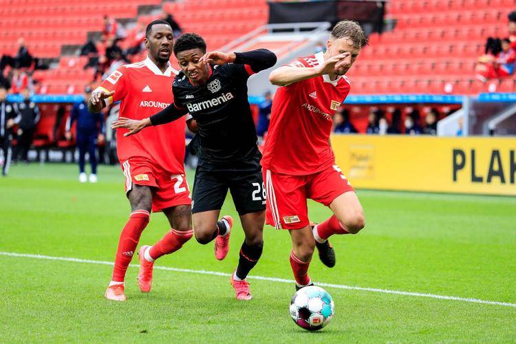 关于斯图加特主场击败对手，士气高涨的信息