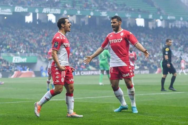 法甲冠军之争：马赛主场对战里昂展开激烈对抗的简单介绍